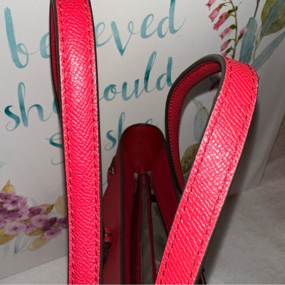 MICHAEL KORS Voyager Crossgrain Leather Tote Bag  - Picture 12 of 13